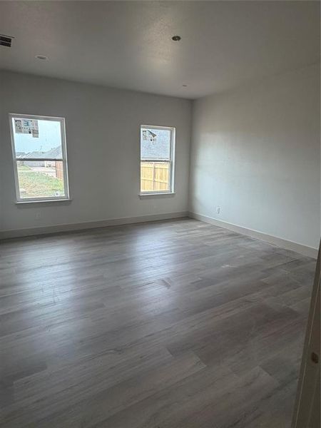 Spacious, unfurnished interior of a new home in , Abilene (Image 4).