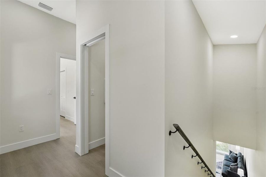 Spacious, unfurnished interior of a new home in , Largo (Image 18).