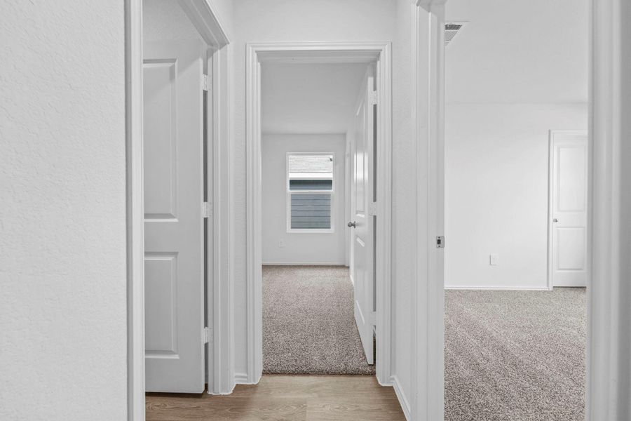 Spacious, unfurnished interior of a new home in Durango, Mustang Ridge (Image 13).