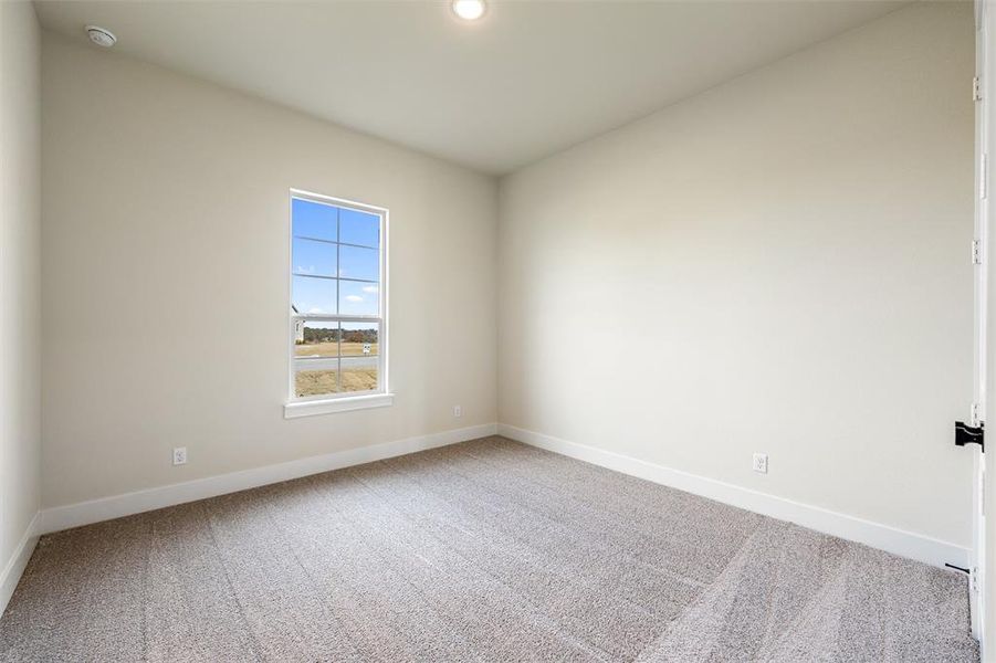 Spacious, unfurnished interior of a new home in Eagle Ridge Estates, Weatherford (Image 29).