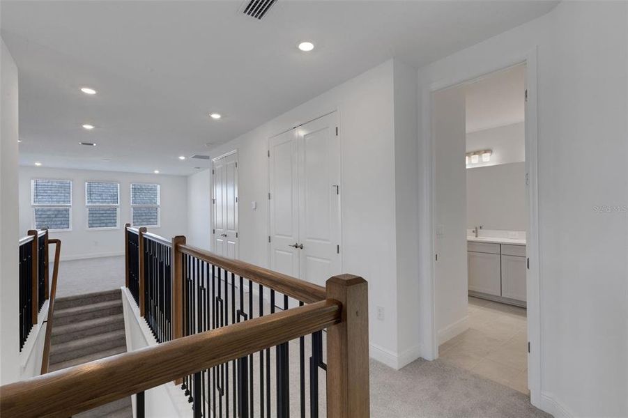 Spacious, unfurnished interior of a new home in Hawkstone, Sarasota (Image 20).