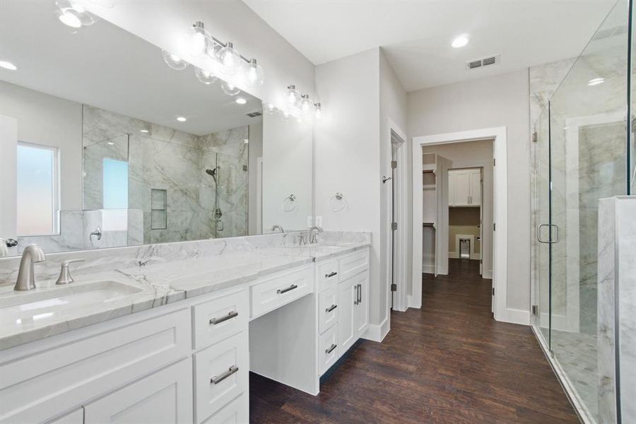 Furnished interior view inside a new home in , Abilene (Image 10).