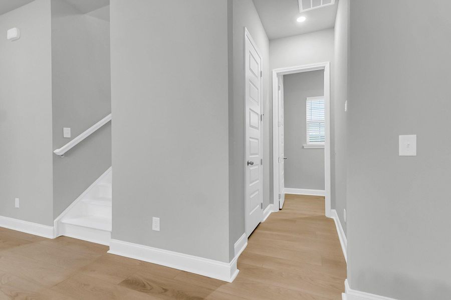 Spacious, unfurnished interior of a new home in , Summerville (Image 22).