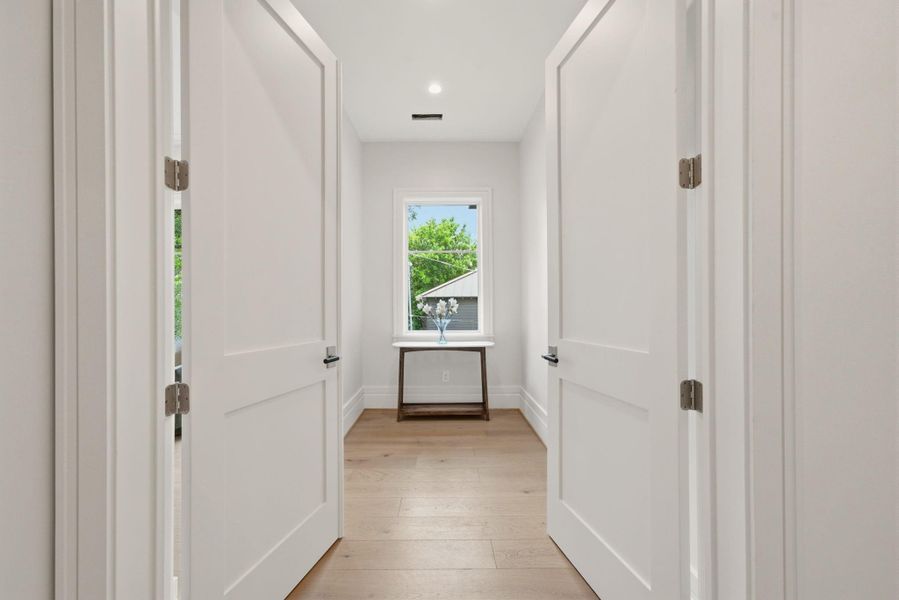 Spacious, unfurnished interior of a new home in , Houston (Image 22).