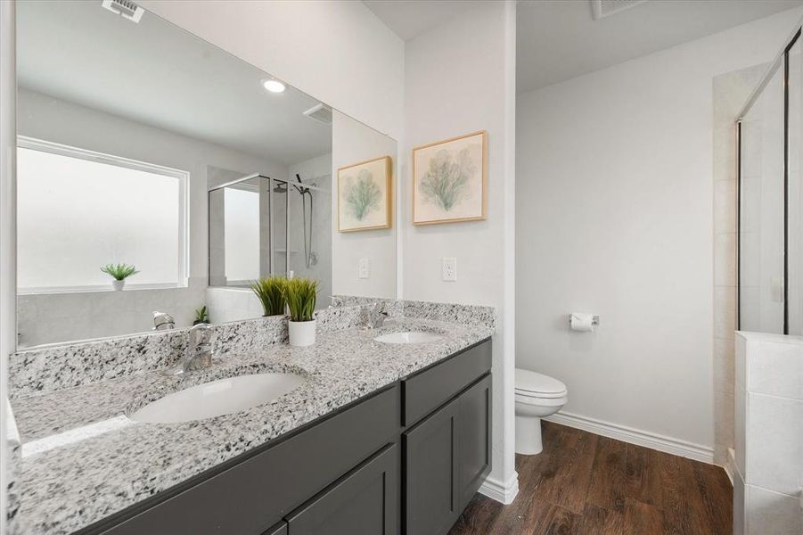 Furnished interior view inside a new home in Deer Creek, Fort Worth (Image 15).