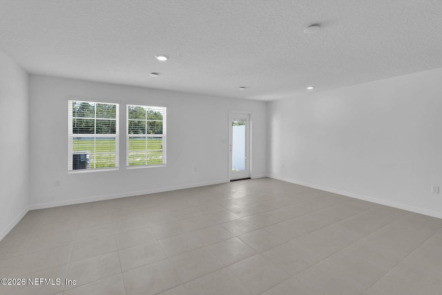 Spacious, unfurnished interior of a new home in , Jacksonville (Image 17).