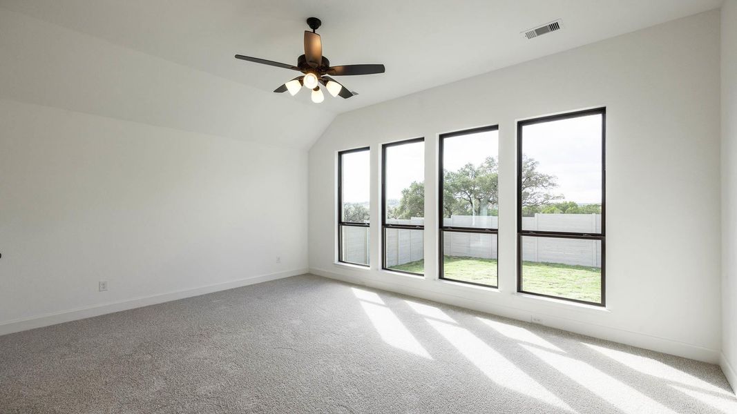 Spacious, unfurnished interior of a new home in Wolf Ranch 51', Georgetown (Image 15). Spacious, unfurnished interior of a new home in Wolf Ranch 51', Georgetown (Image 15).