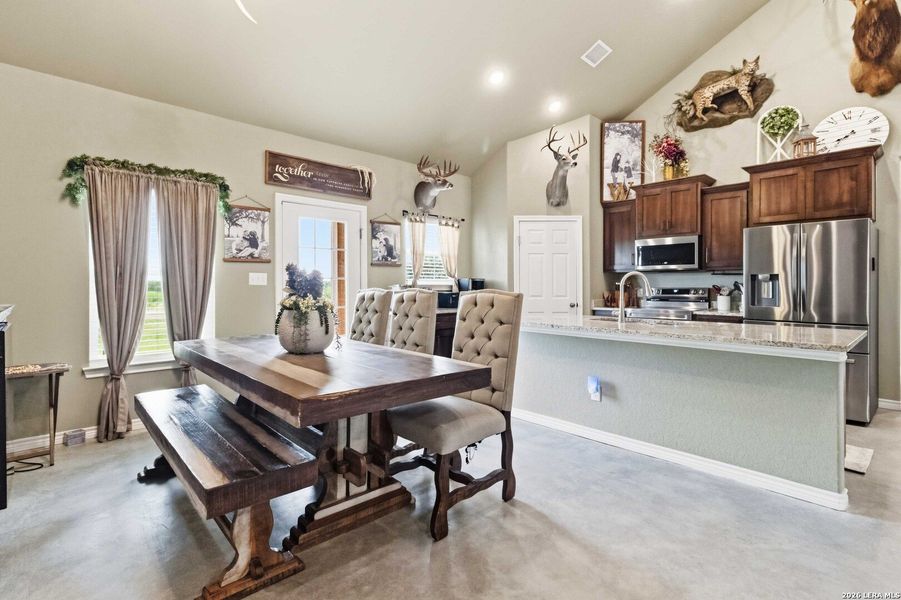 Furnished interior view inside a new home in , Sabinal (Image 42).