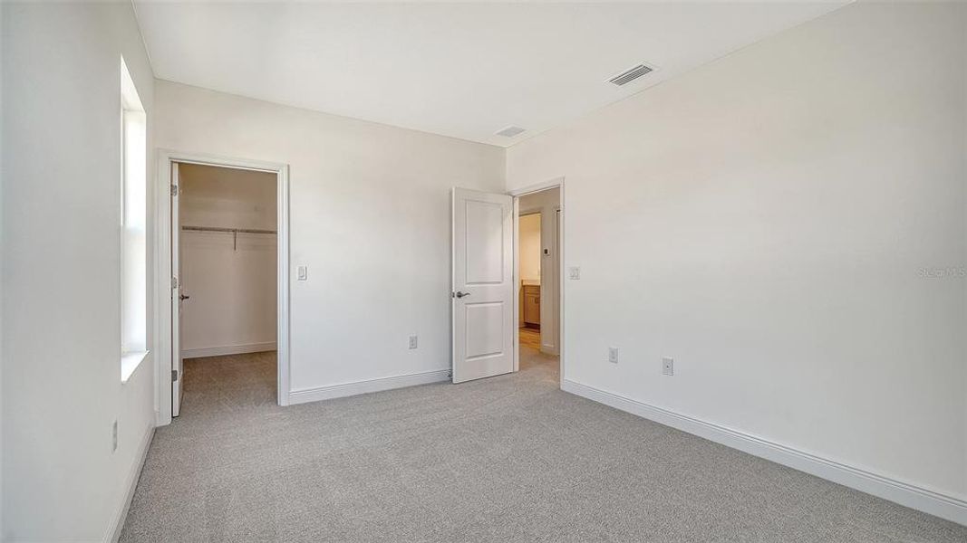 Spacious, unfurnished interior of a new home in Windward, Sarasota (Image 30). Spacious, unfurnished interior of a new home in Windward, Sarasota (Image 30).