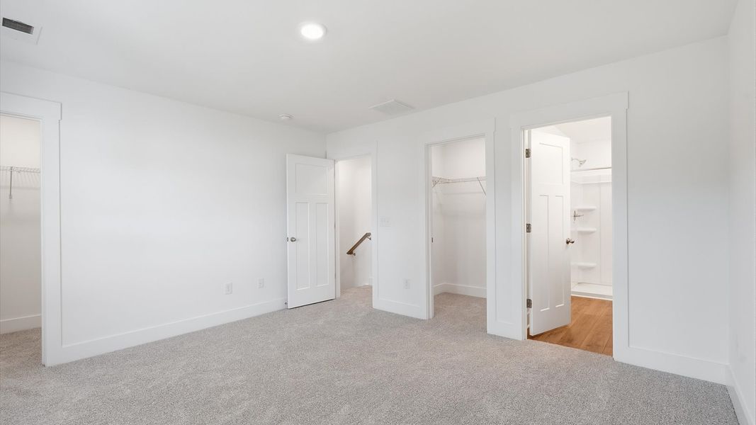Desirable primary suite layout with spacious en suite bath in a proven, established community