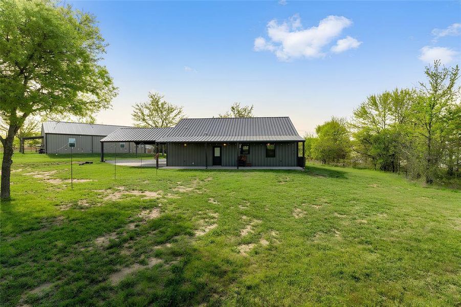 Exterior details and patio area of a home in , Bridgeport (Image 23).