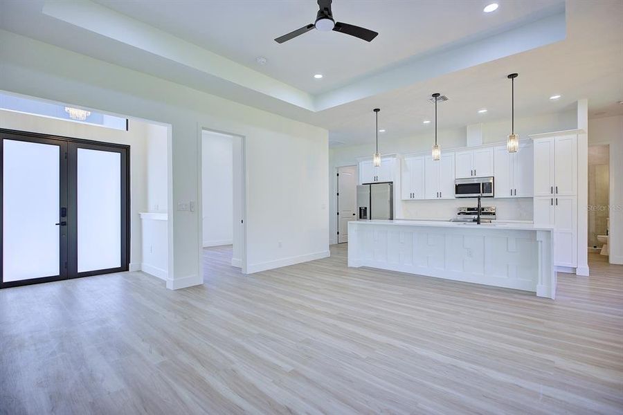 Spacious, unfurnished interior of a new home in , Sebring (Image 16).