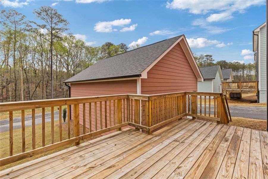 Exterior details and patio area of a home in , Athens (Image 29).