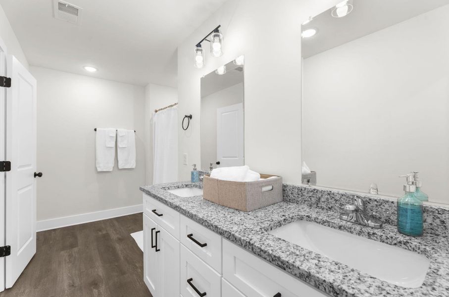 Furnished interior view inside a new home in , Hanahan (Image 16).