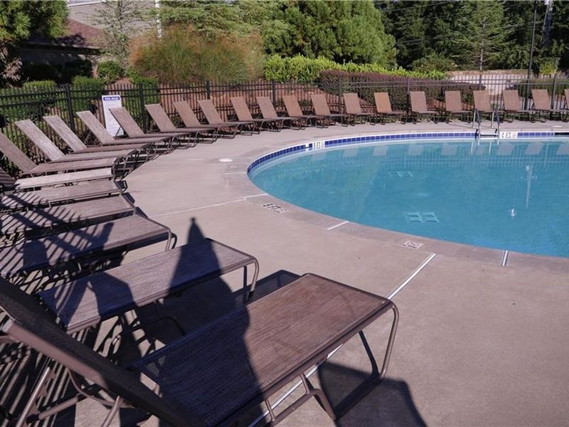 Community amenities in The Village at Towne Lake, Woodstock (Image 80).