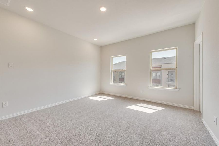 Spacious, unfurnished interior of a new home in City Point, North Richland Hills (Image 19).