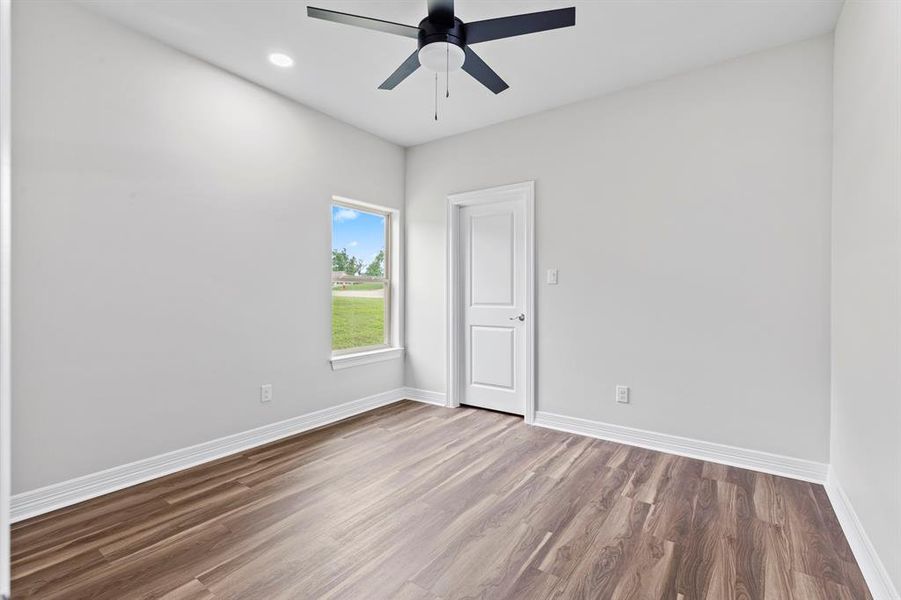 Spacious, unfurnished interior of a new home in , Lindale (Image 33).