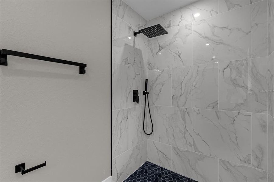 Close-up of interior finishes inside a home in , Dunnellon (Image 13).