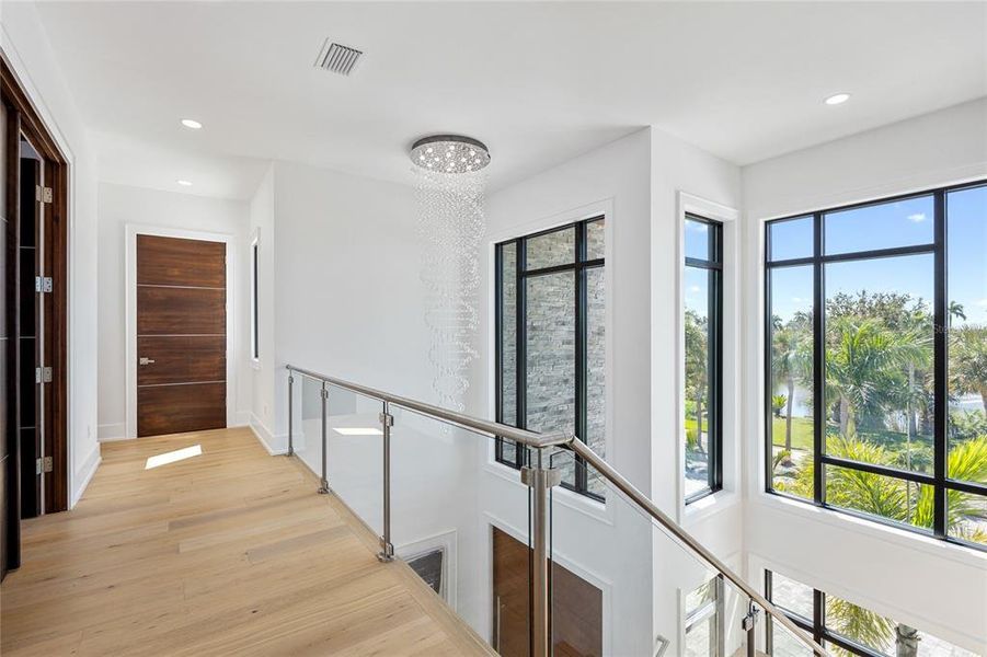 Spacious, unfurnished interior of a new home in , St. Petersburg (Image 19).