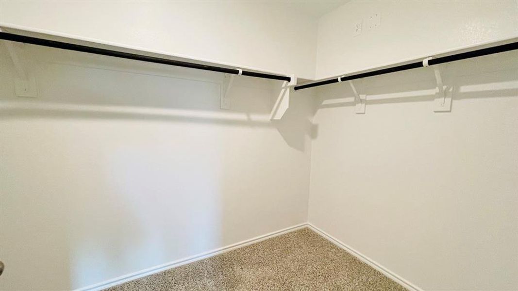 Spacious, unfurnished interior of a new home in Sunnycreek, Fort Worth (Image 21).