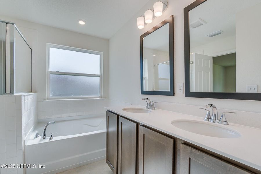 Furnished interior view inside a new home in Copper Ridge, Jacksonville (Image 4).