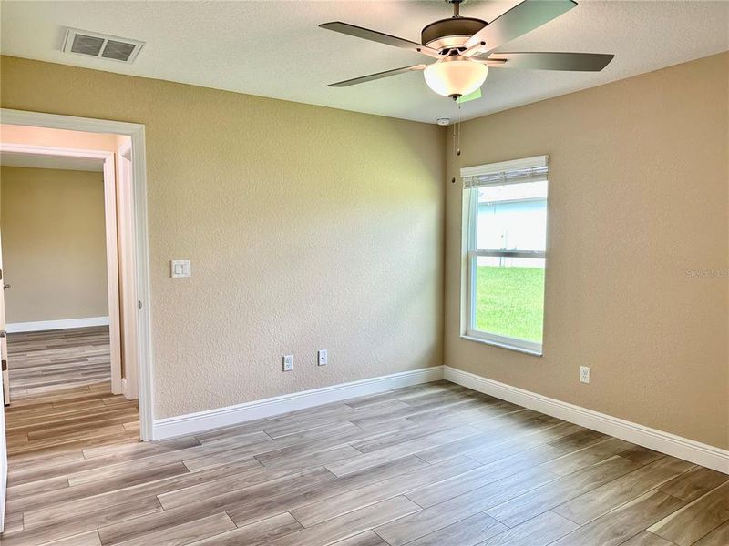 Spacious, unfurnished interior of a new home in , Weeki Wachee (Image 60).