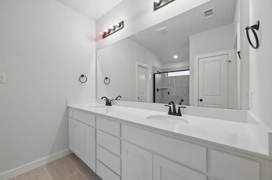 Representative furnished interior of a home built from the Essex by Cheldan Homes in Craftsmen's Corner, Cleburne (Image 39). Representative furnished interior of a home built from the Essex by Cheldan Homes in Craftsmen's Corner, Cleburne (Image 39).