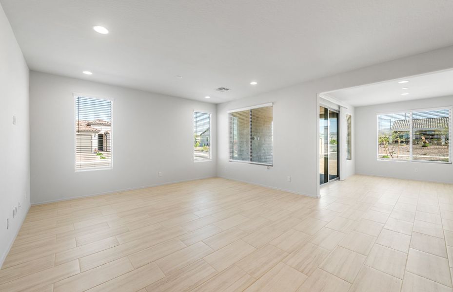 Spacious, unfurnished interior of a new home in Sun City Festival, Buckeye (Image 15). Spacious, unfurnished interior of a new home in Sun City Festival, Buckeye (Image 15).