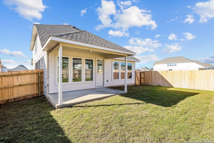 Exterior details and patio area of a home in Davis Ranch, San Antonio (Image 19).