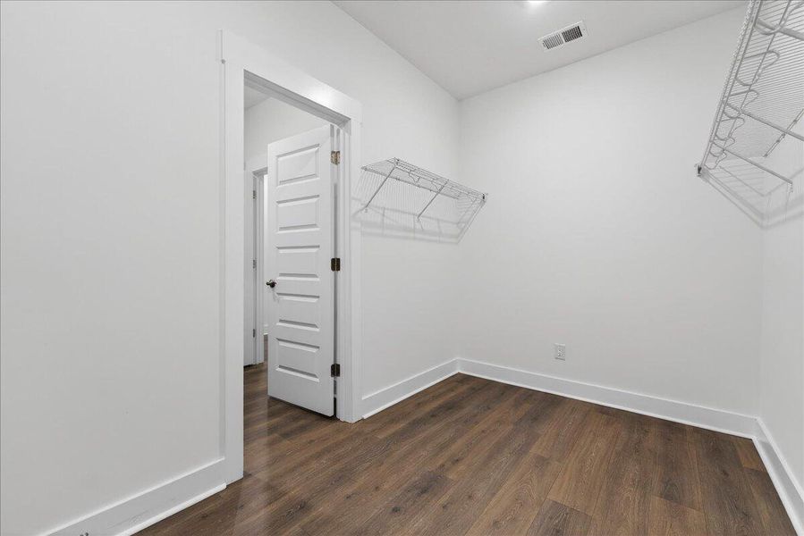 Spacious, unfurnished interior of a new home in , Summerville (Image 39).