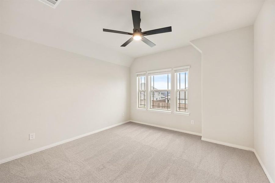 Spacious, unfurnished interior of a new home in Villages of Hurricane Creek, Anna (Image 31).