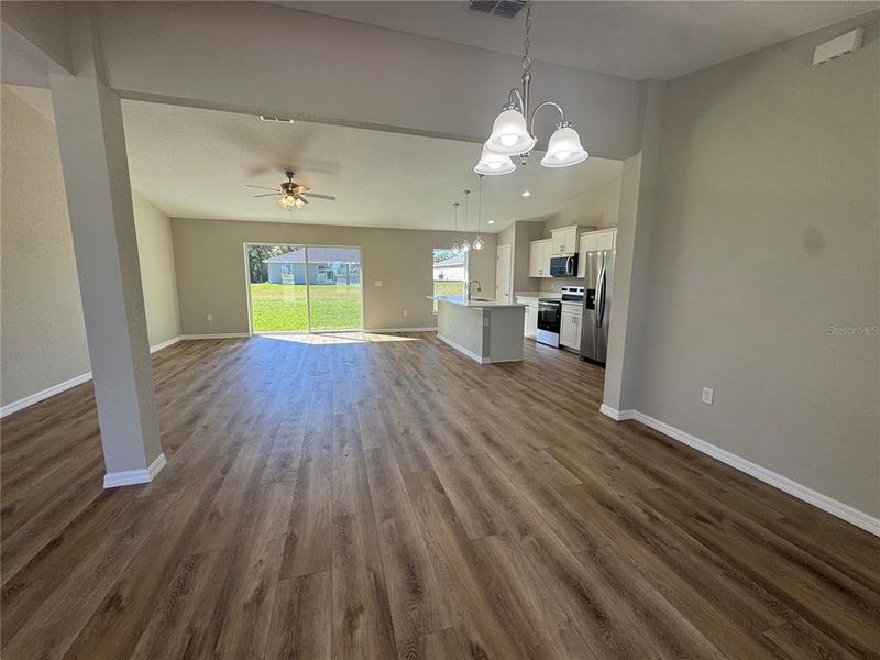 Spacious, unfurnished interior of a new home in , Citrus Springs (Image 13).