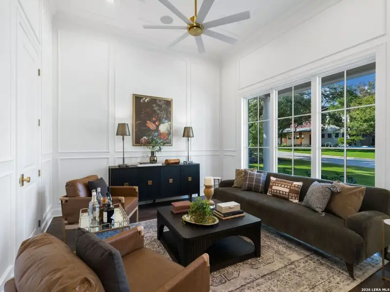 Furnished interior view inside a new home in , Alamo Heights (Image 16).