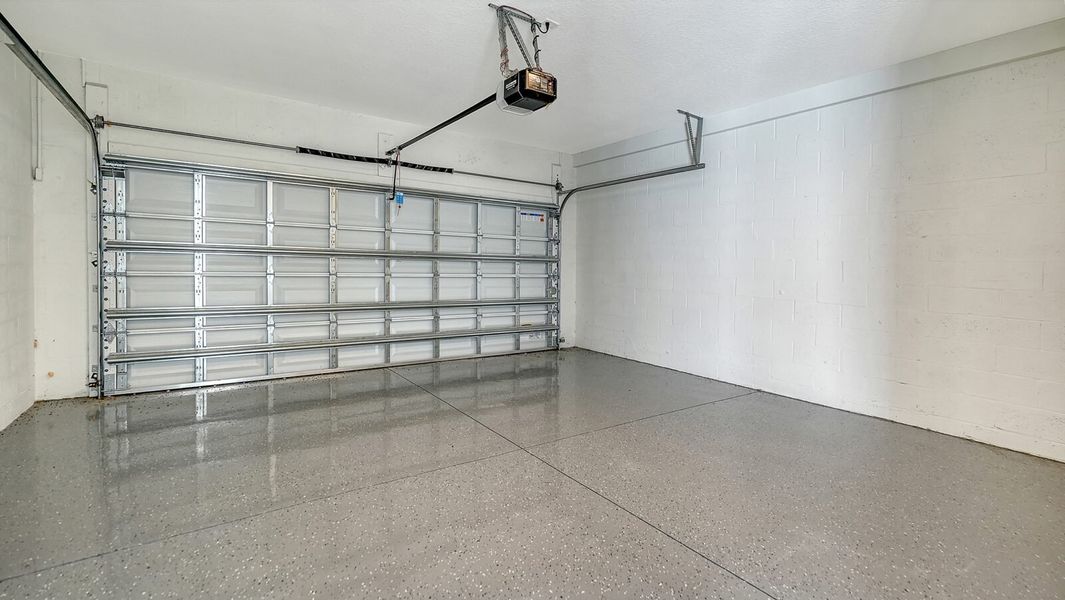 Spacious, unfurnished interior of a new home in Wildleaf, Parrish (Image 31).