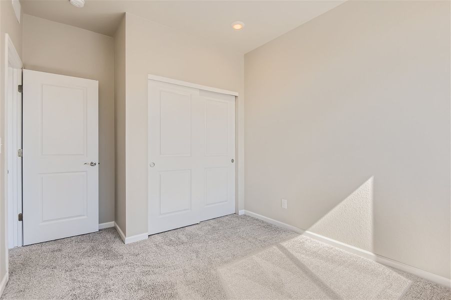 6993 ipswich ct - web quality - 022 - 24 3rd floor bedroom