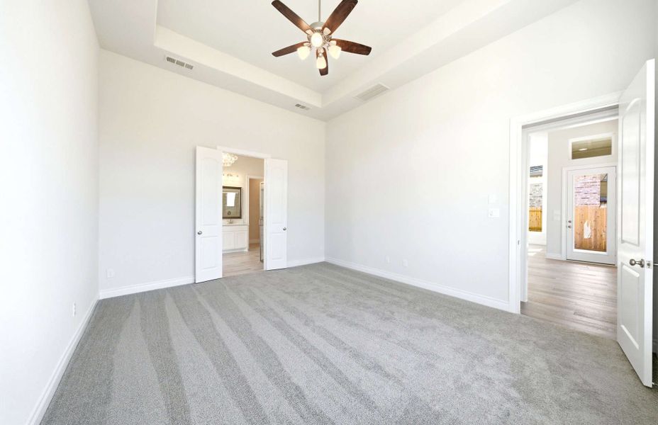 Spacious, unfurnished interior of a new home in The Highlands 55′, Porter (Image 37).
