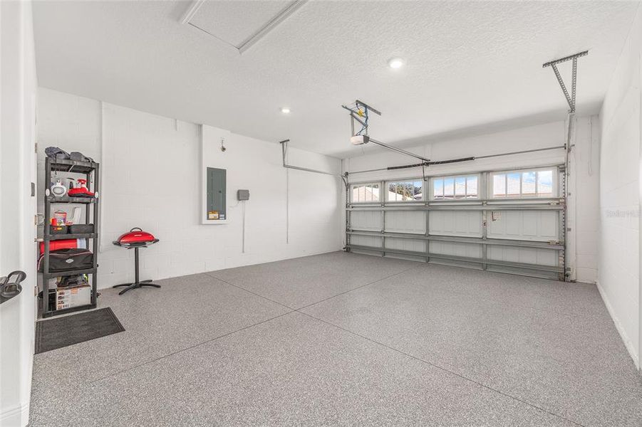 Spacious, unfurnished interior of a new home in , Ocala (Image 20).