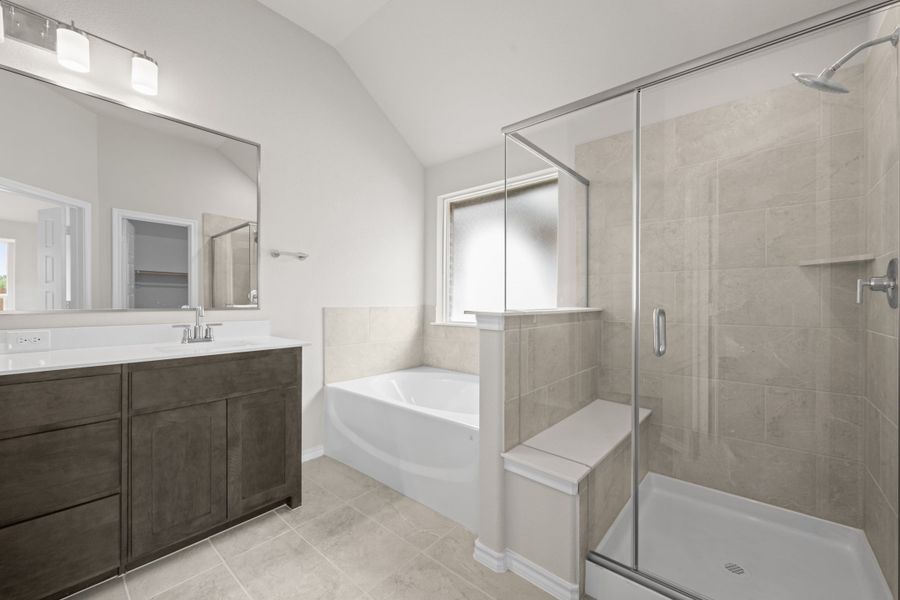 Furnished interior view inside a new home in El Dorado, Granbury (Image 10).