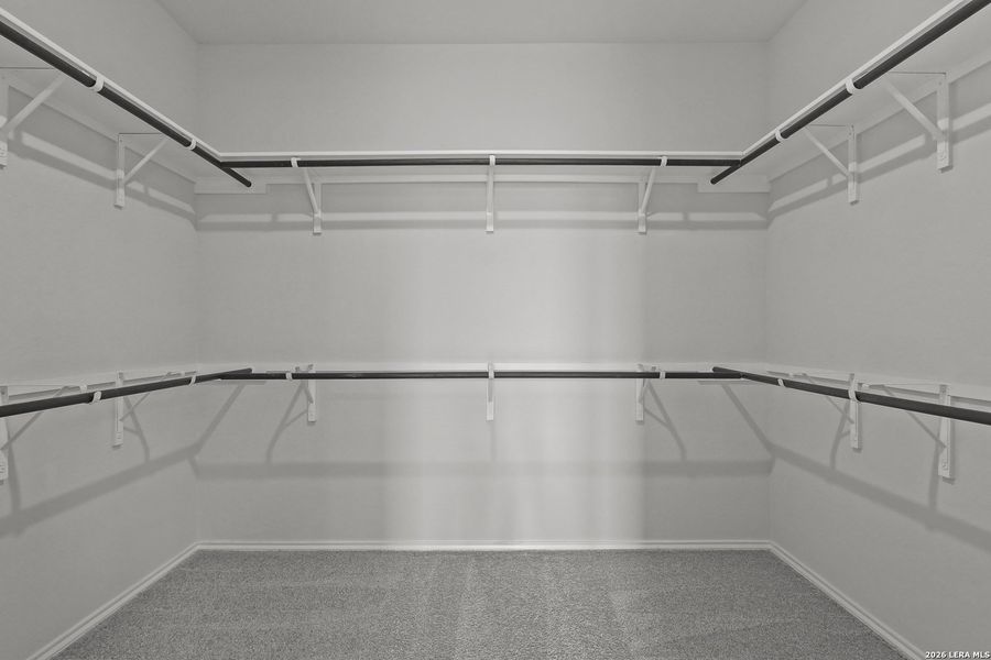 Spacious, unfurnished interior of a new home in Sunflower Ridge, New Braunfels (Image 18).