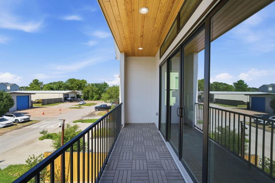 Exterior details and patio area of a home in , Houston (Image 23).