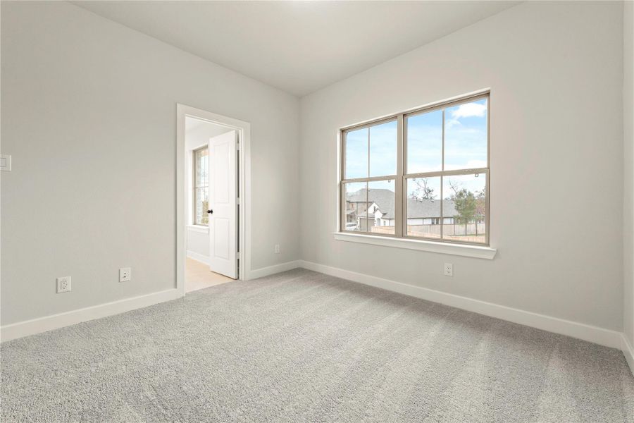 Spacious, unfurnished interior of a new home in Kresston, Montgomery (Image 18).