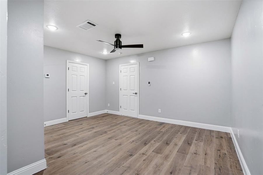 Spacious, unfurnished interior of a new home in , Granbury (Image 23).