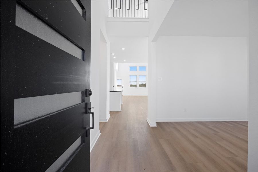 Spacious, unfurnished interior of a new home in Kendall Lakes, Alvin (Image 14). Spacious, unfurnished interior of a new home in Kendall Lakes, Alvin (Image 14).
