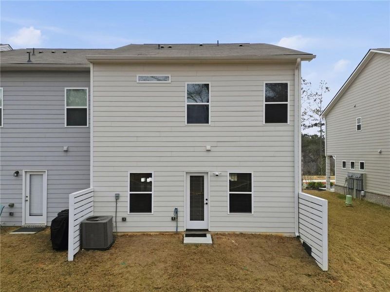 Exterior details and patio area of a home in , Powder Springs (Image 25).