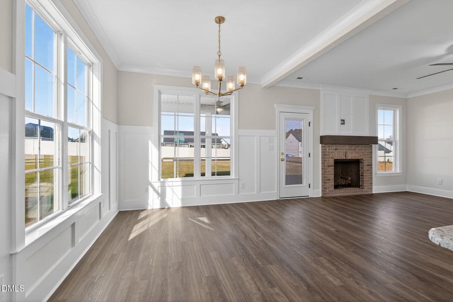 Dining Area Dining Area