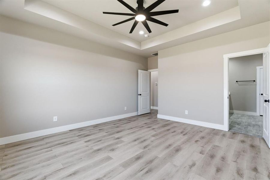 Spacious, unfurnished interior of a new home in , Bridgeport (Image 15).