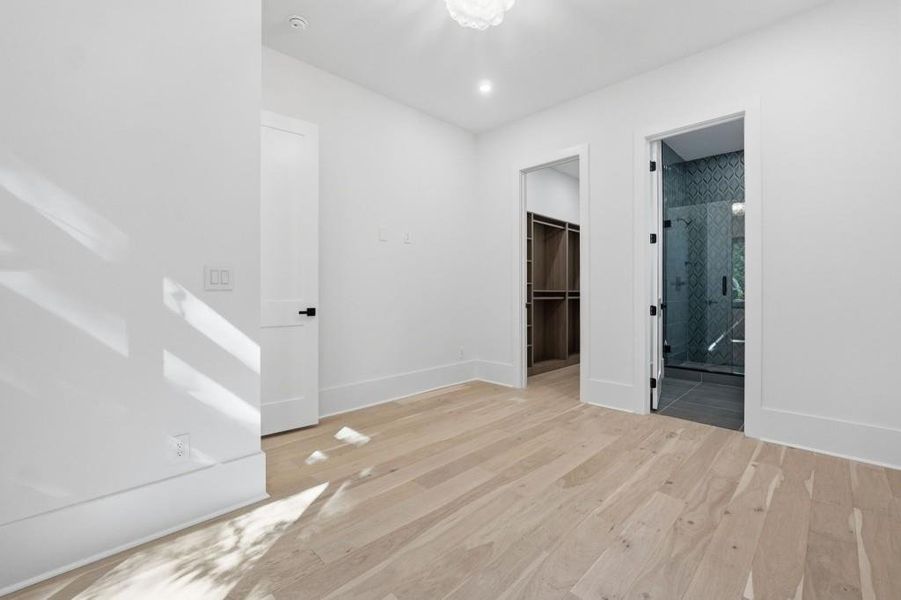 Spacious, unfurnished interior of a new home in , Atlanta (Image 38). Spacious, unfurnished interior of a new home in , Atlanta (Image 38).