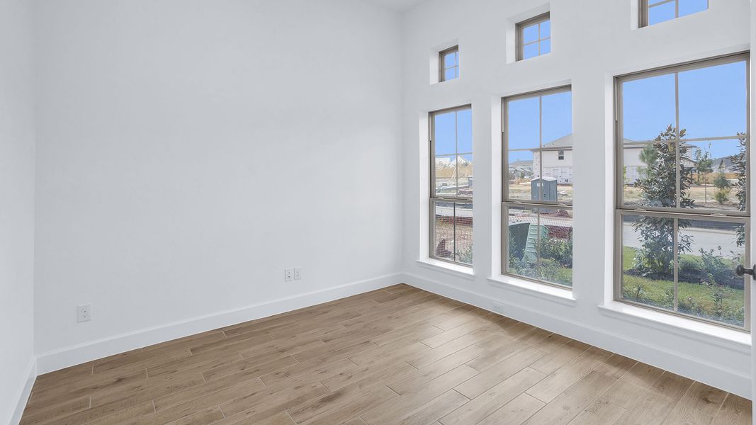 Spacious, unfurnished interior of a new home in Grand Central Park, Conroe (Image 22).