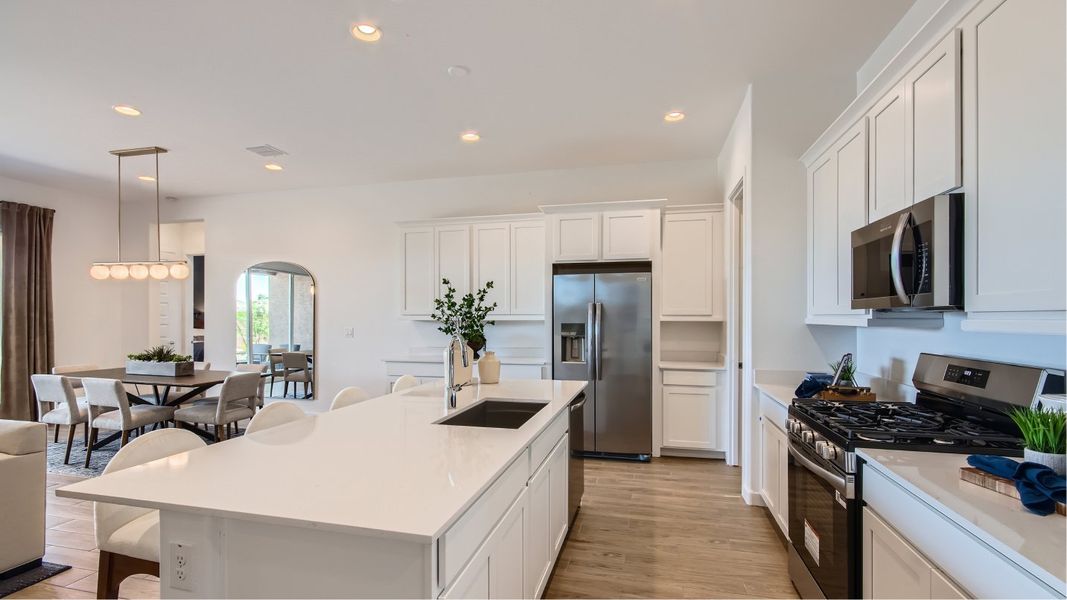 5583 Explorer Kitchen 4of4 F1 Base3