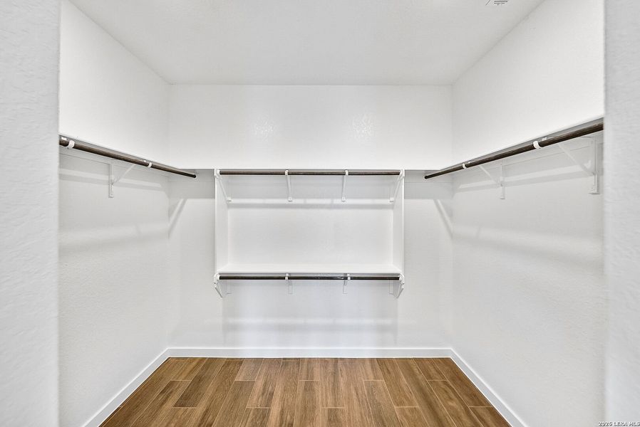 Spacious, unfurnished interior of a new home in Davis Ranch 60', San Antonio (Image 31).
